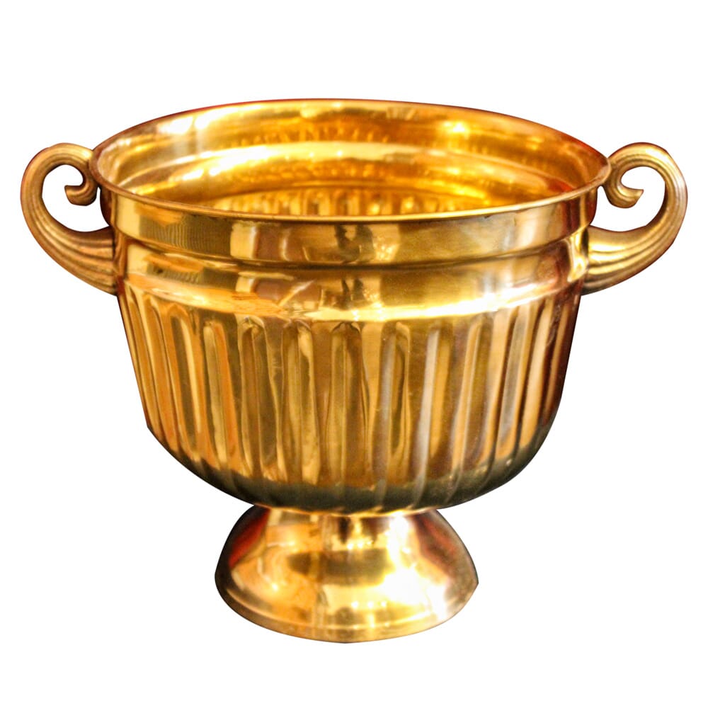 Stilvoller Blumenübertopf mit Sockel und Ziergriffen